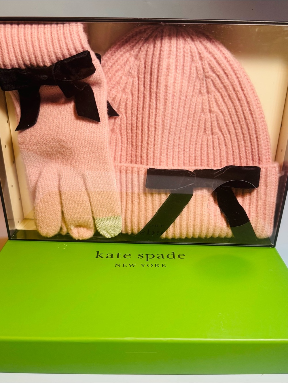 NEW Kate Spade Pink Ribbed Beanie & Bow-Appliqué Gloves Set